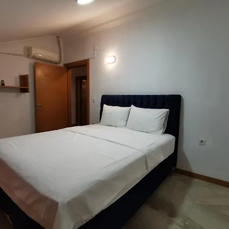 Homes Artemis Apartament *